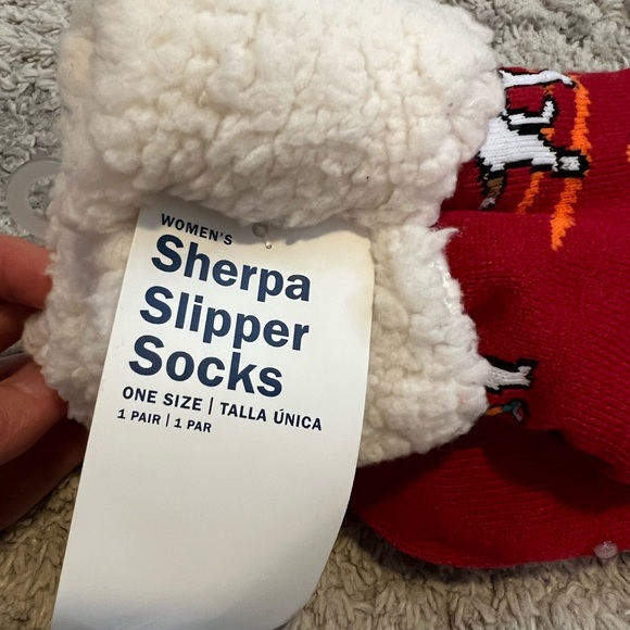 NEW SLIPPER SOCKS, ONE SIZE - Picture 2 of 3